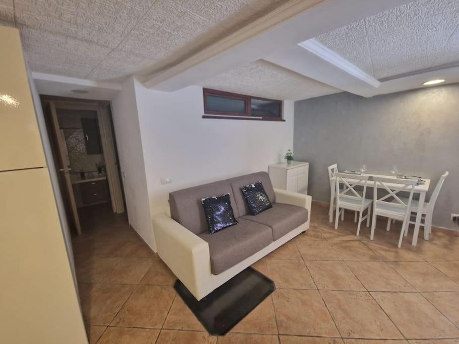 Casa Vacanza Castello Каляри Екстериор снимка